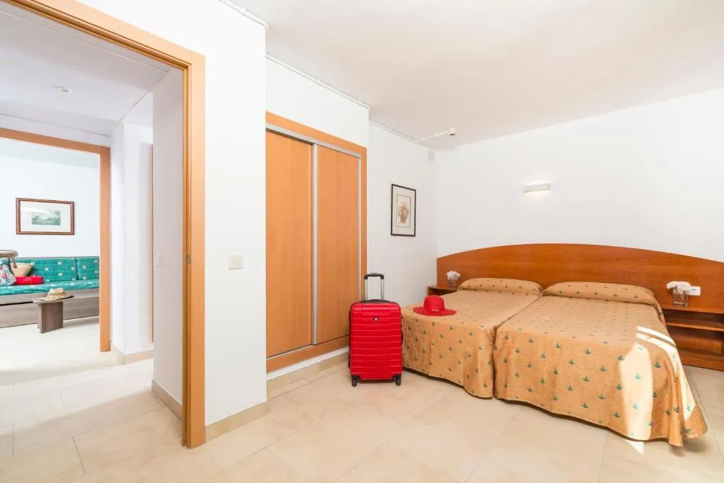 APARTMENT CAPACITY 4 ONE BEDROOM Room, Apartaments Condado, Costa Brava