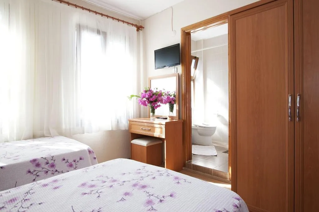 Room, Yalcin Hotel, Izmir