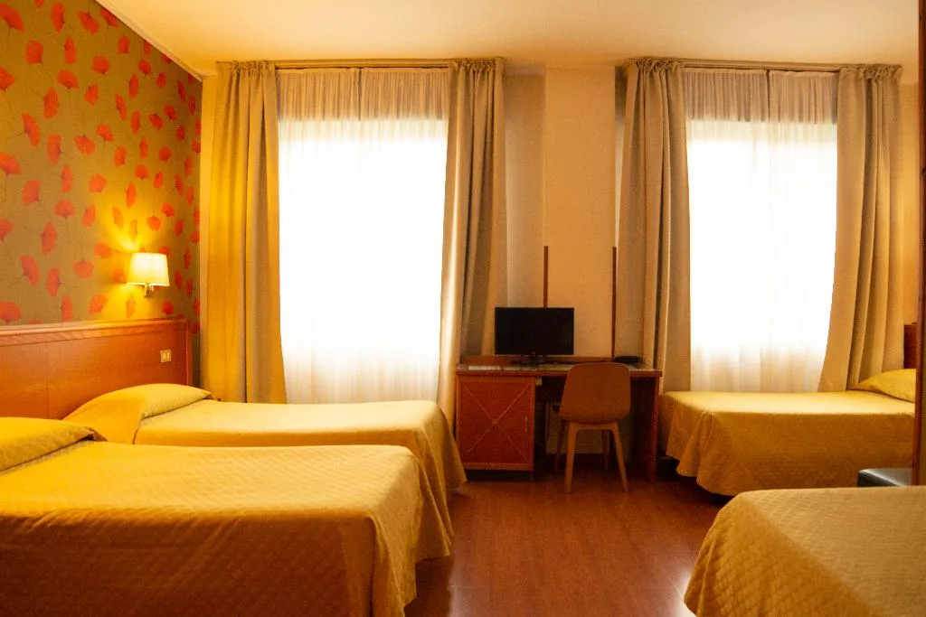 QUADRUPLE STANDARD Room, Eco Hotel Milano & Bioriso Restaurant, Milan