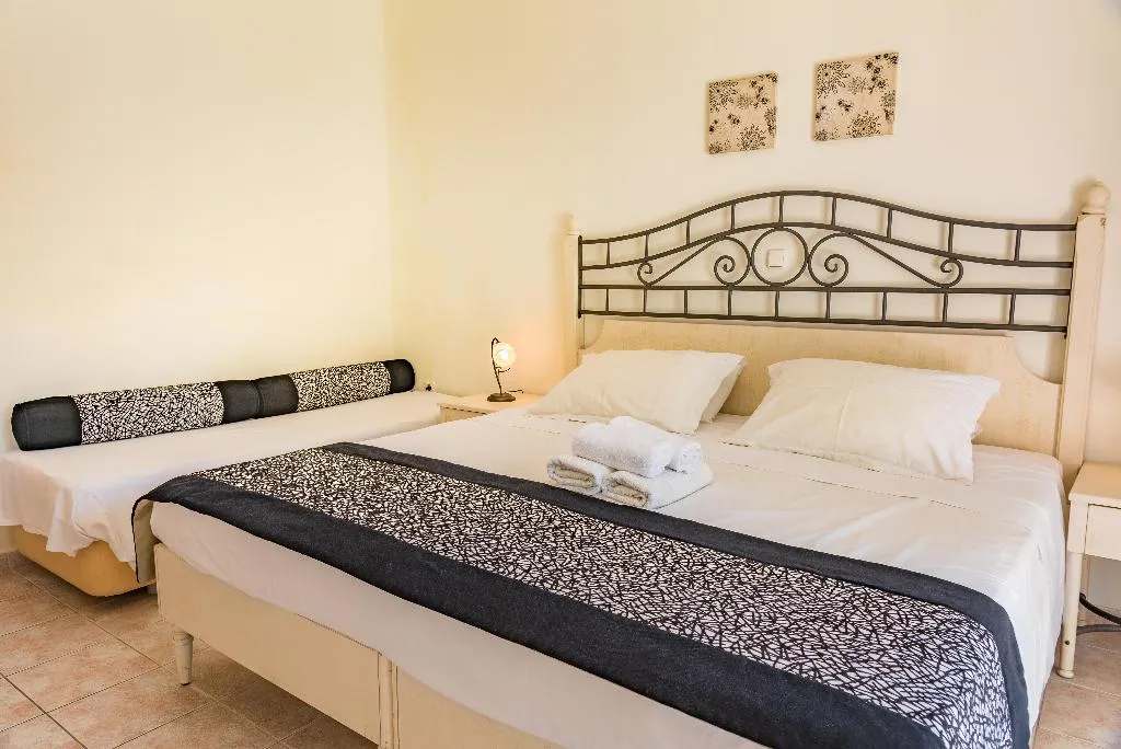 STUDIO CAPACITY 3 Room, Sotiris Apartments, Kefallinia