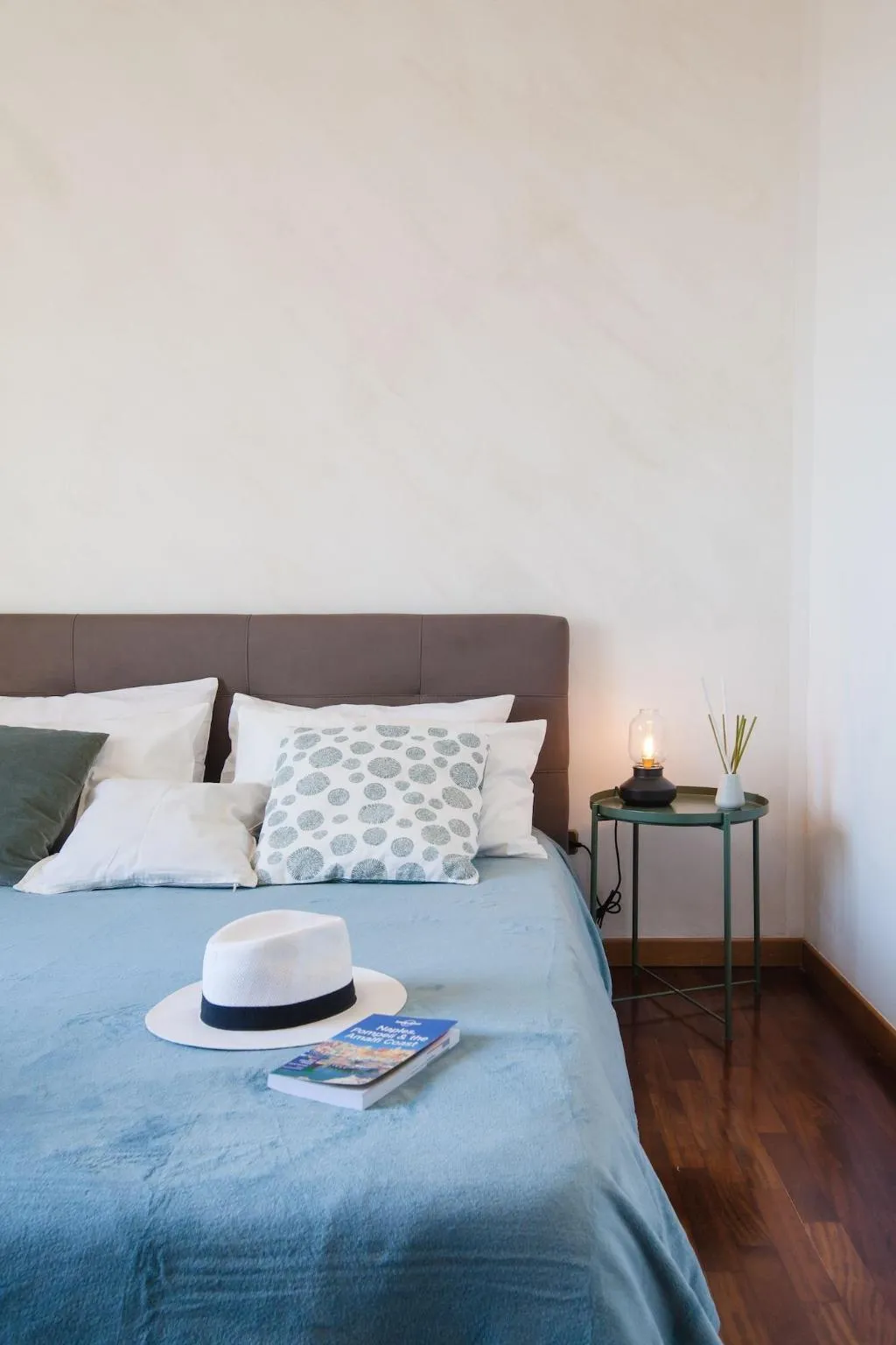 Room, Napolicentro Mare, Naples