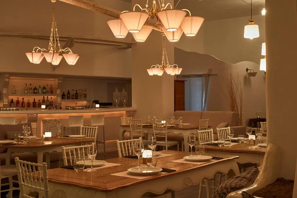 Restaurant, Suites of the Gods Cave Spa, Santorini
