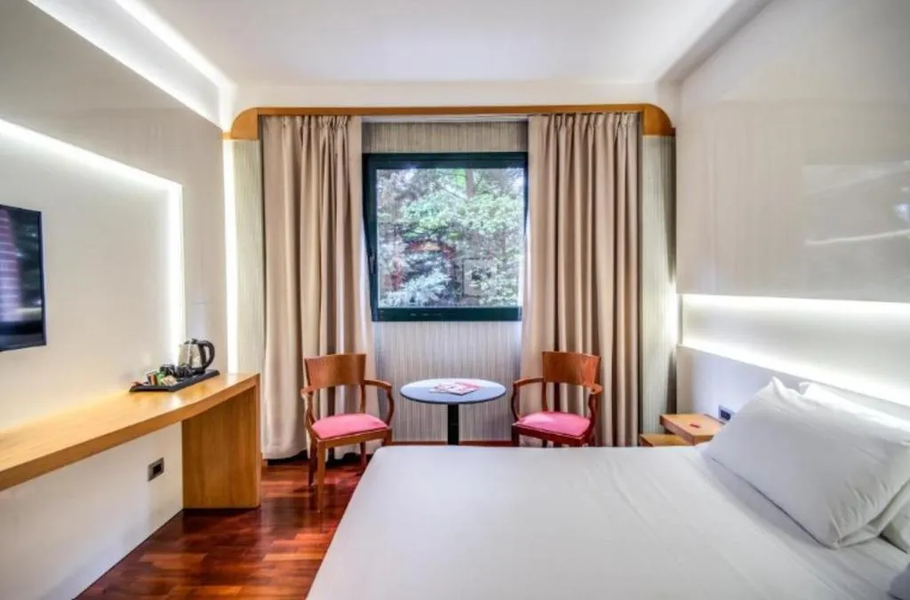 SINGLE STANDARD Room, Della Rotonda, Milan