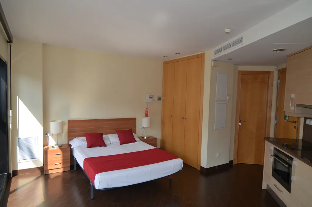 STUDIO CAPACITY 2 Room, Valencia Rental, Valencia