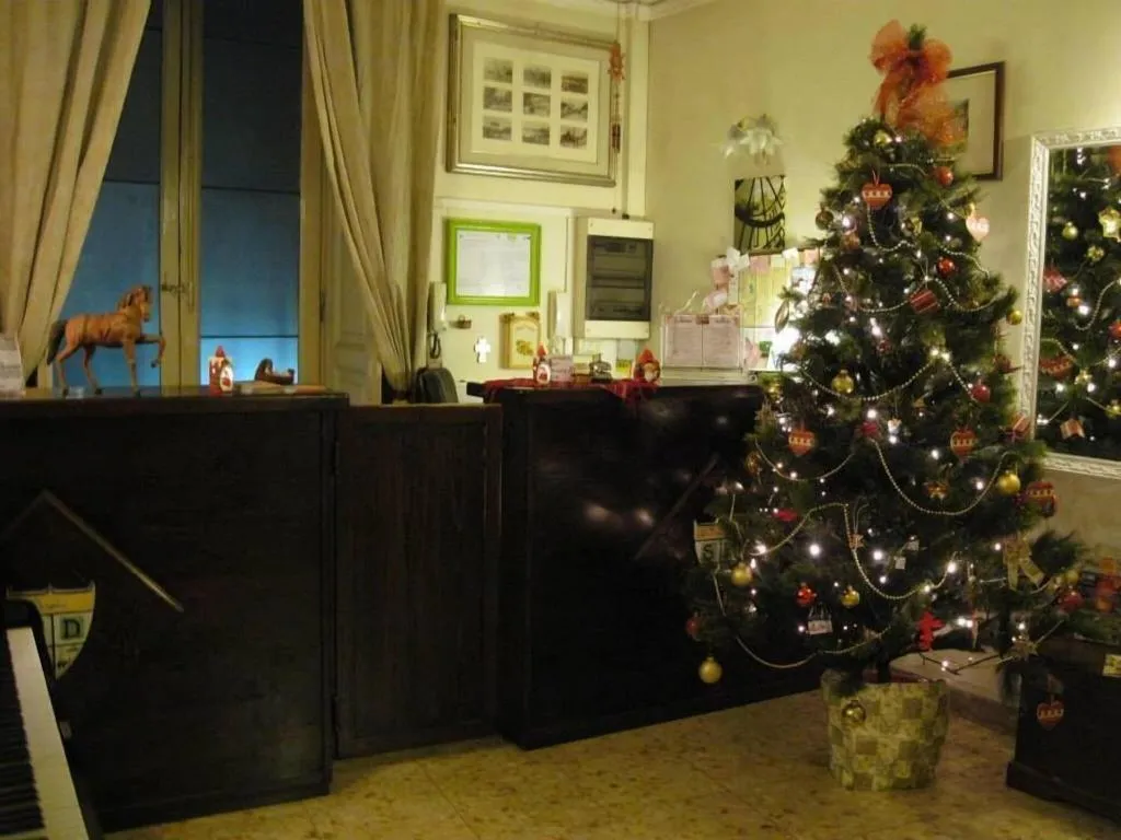 Lobby, San Demetrio, Catania