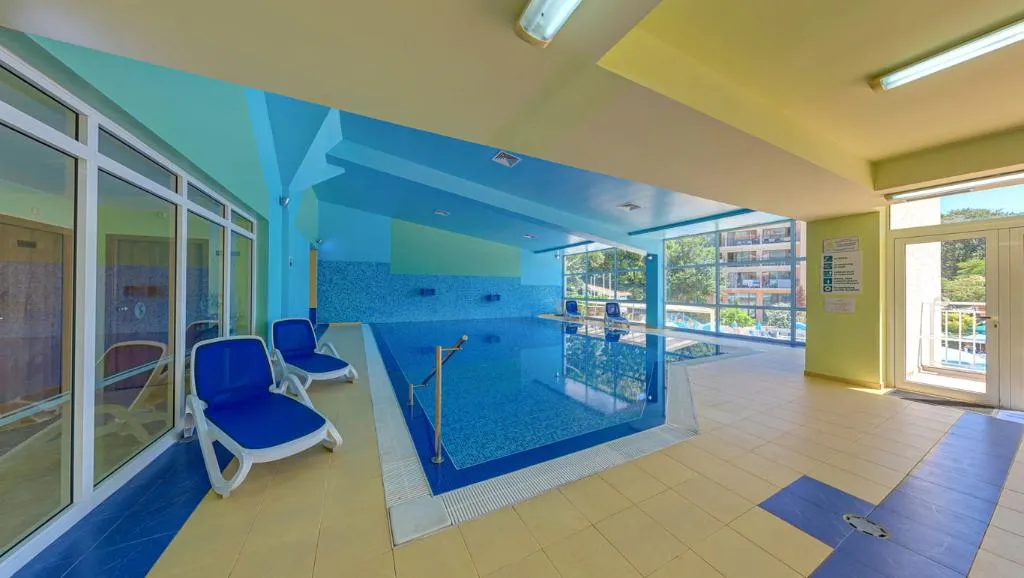 Pool, Madara, Varna