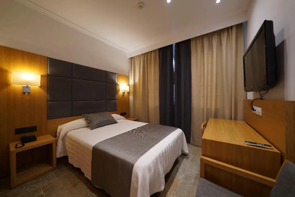 DOUBLE SINGLE USE STANDARD Room, Artmadams, Majorca