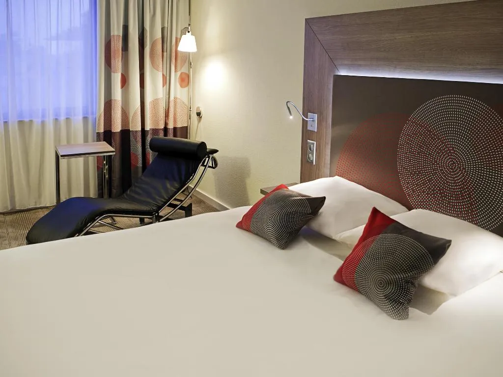 DOUBLE QUEEN SIZE BED Room, Novotel Krakow Centrum, Krakow