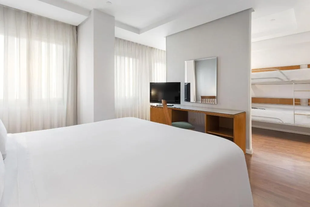 FAMILY ROOM BUNK BED Room, Hotel Madrid Chamartín Affiliated by Meliá, Madrid