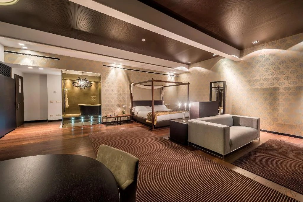 JUNIOR SUITE KING SIZE BED Room, Devero Hotel & Spa, BW Signature Collection, Milan