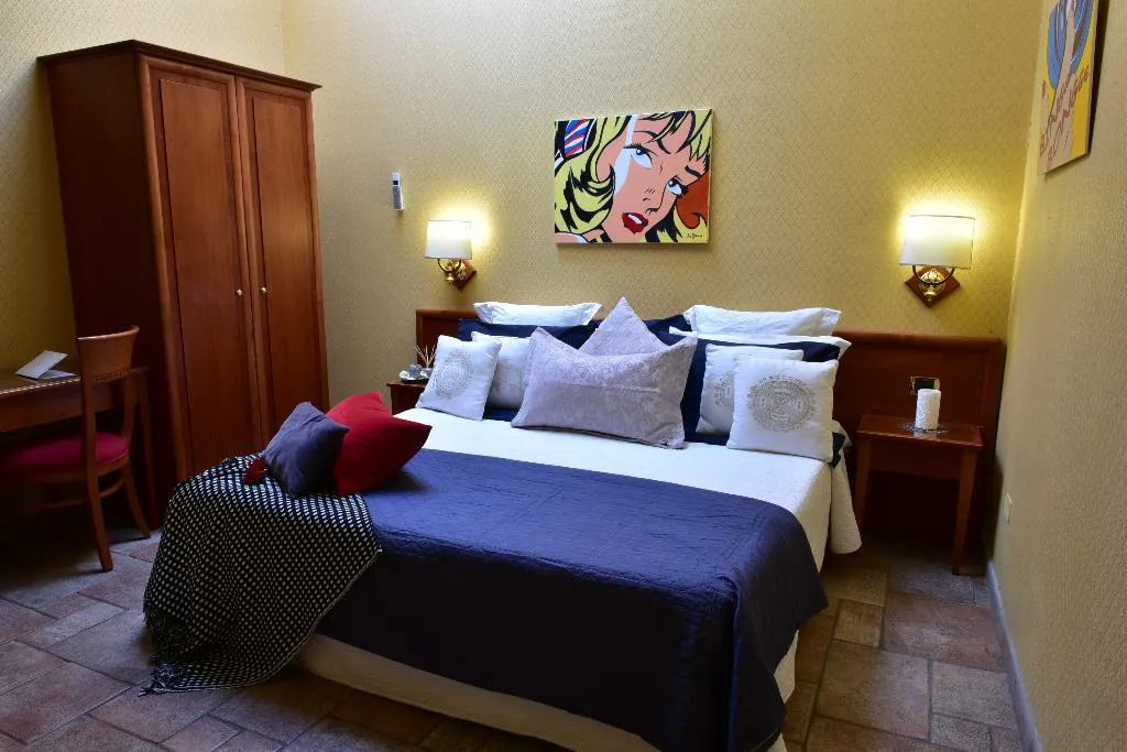 DOUBLE SINGLE USE STANDARD Room, De Curtis Palace Bed and Breakfast, Catania