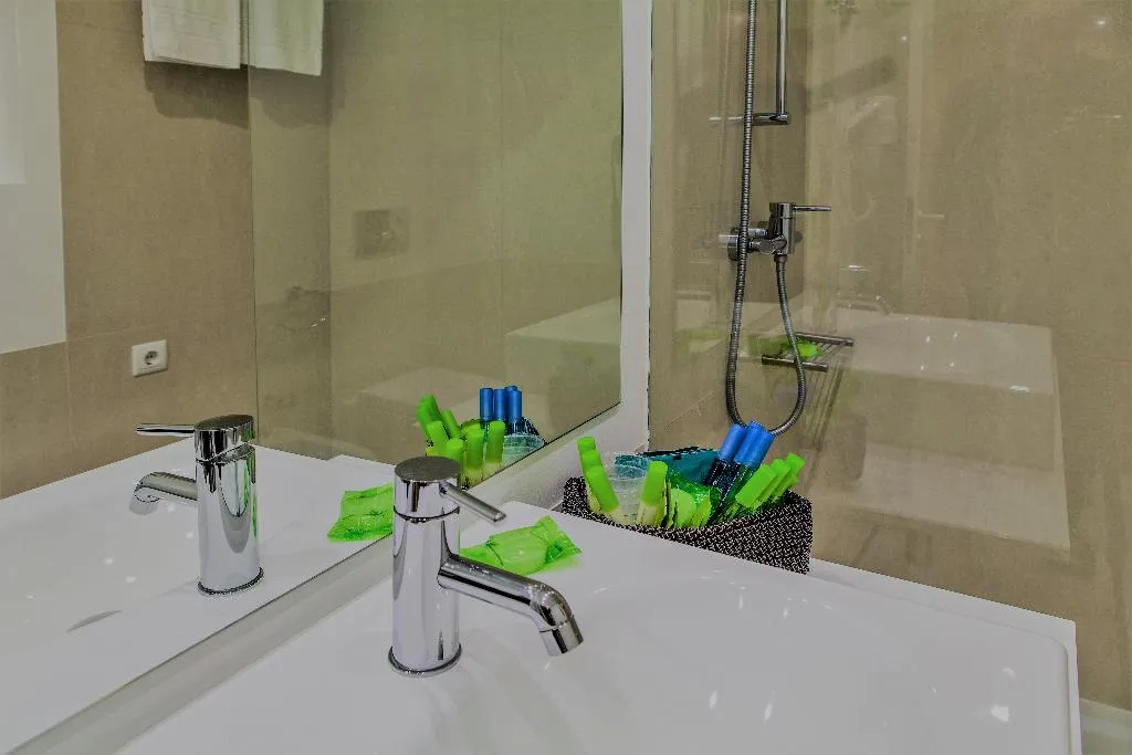 APARTMENT TWO BEDROOMS Room, Casas do Porto - Ribeira Apartments, Porto