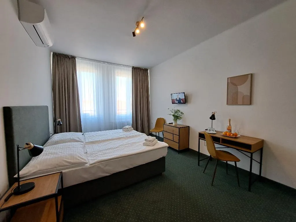 Double or Twin KING BED ONE BEDROOM  Room, Legie, Prague