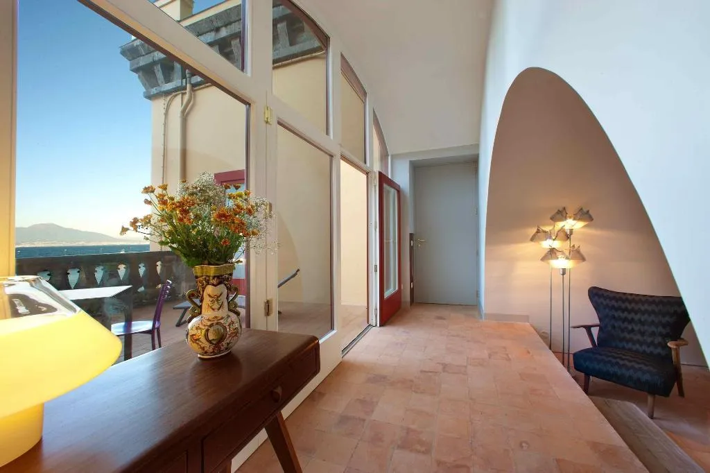 Room, Marina Piccola 73, Naples