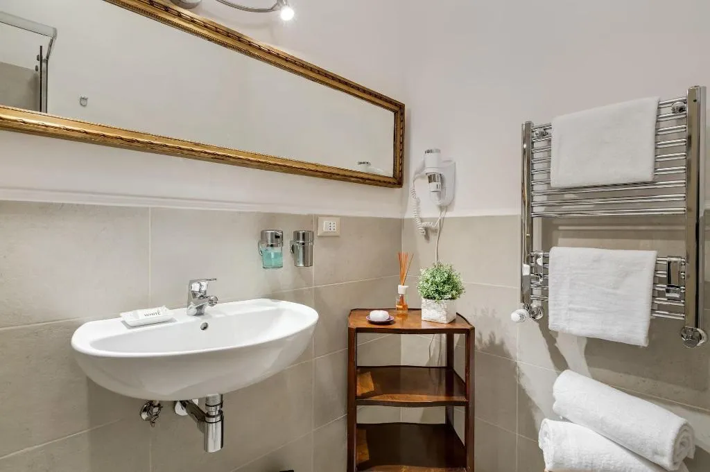 Room, Rome Charming Suites, Naples