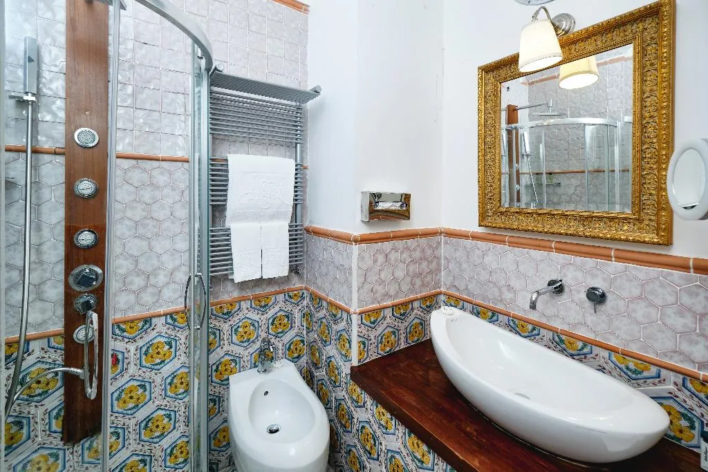 QUADRUPLE STANDARD Room, Botanico San Lazzaro, Naples