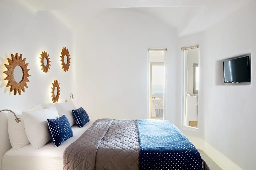 SUITE STANDARD Room, La Perla Villas and Suites, Santorini