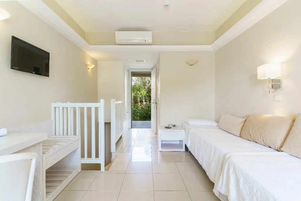 FAMILY ROOM DUPLEX Room, Pearl Beach, Crete
