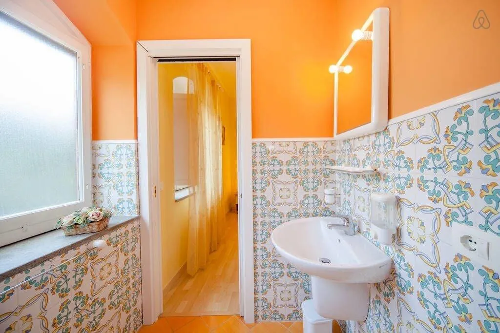 Room, Villa De Angelis, Naples