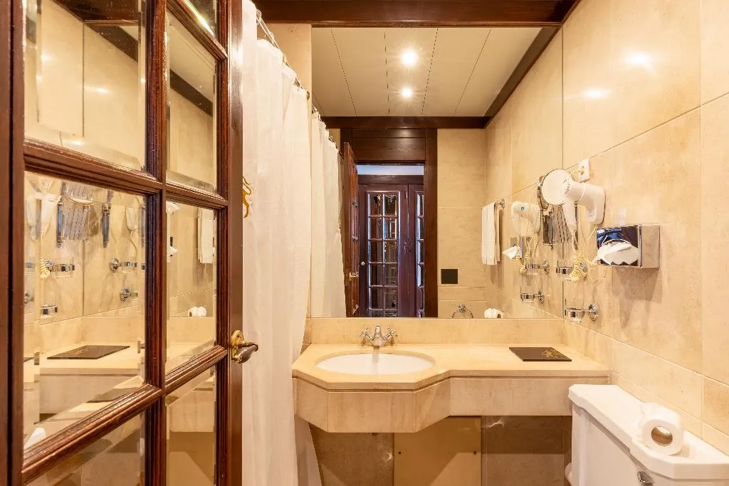 DOUBLE STANDARD Room, Hotel Inglaterra - Charme & Boutique, Lisbon