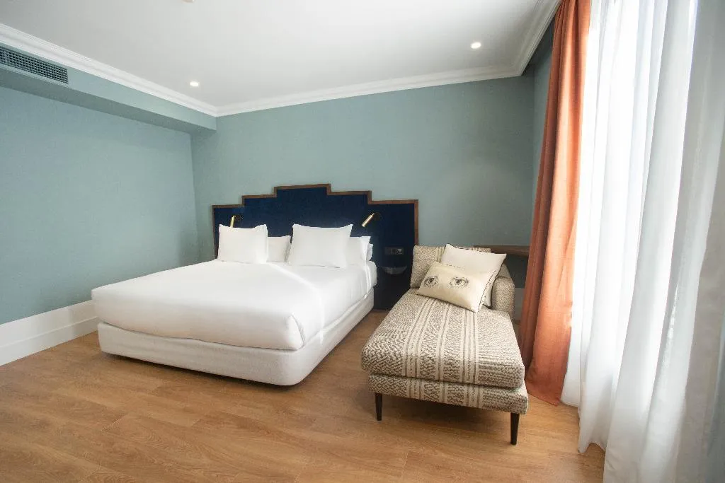 JUNIOR SUITE STANDARD Room, Soho Boutique Congreso, Madrid