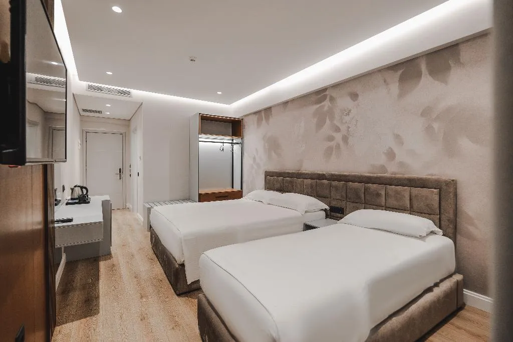 TRIPLE SEA VIEW WITH BALCONY Room, Hotel Oasis, Southern Albania