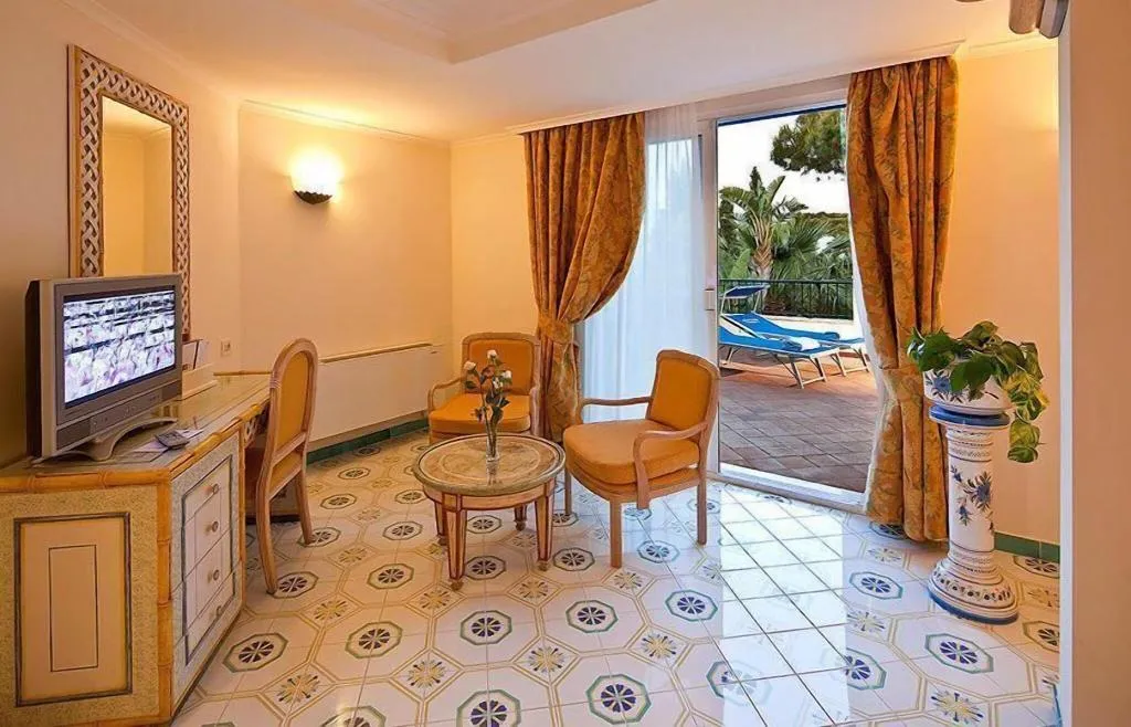 Room, Grand Hotel il Moresco, Naples