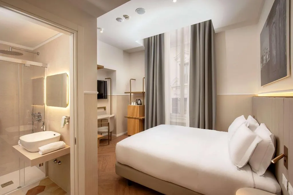 DOUBLE SUPERIOR Room, Cosmopolita Hotel Rome, Tapestry Collection by Hil, Rome