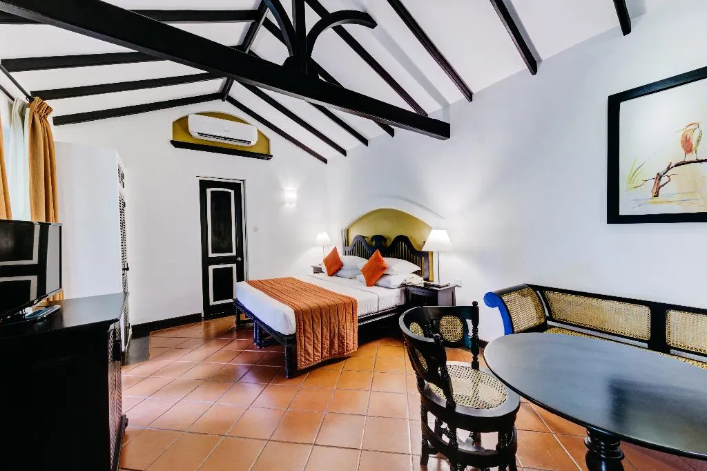 DOUBLE SUPERIOR Room, Cinnamon Lodge Habarana, Colombo