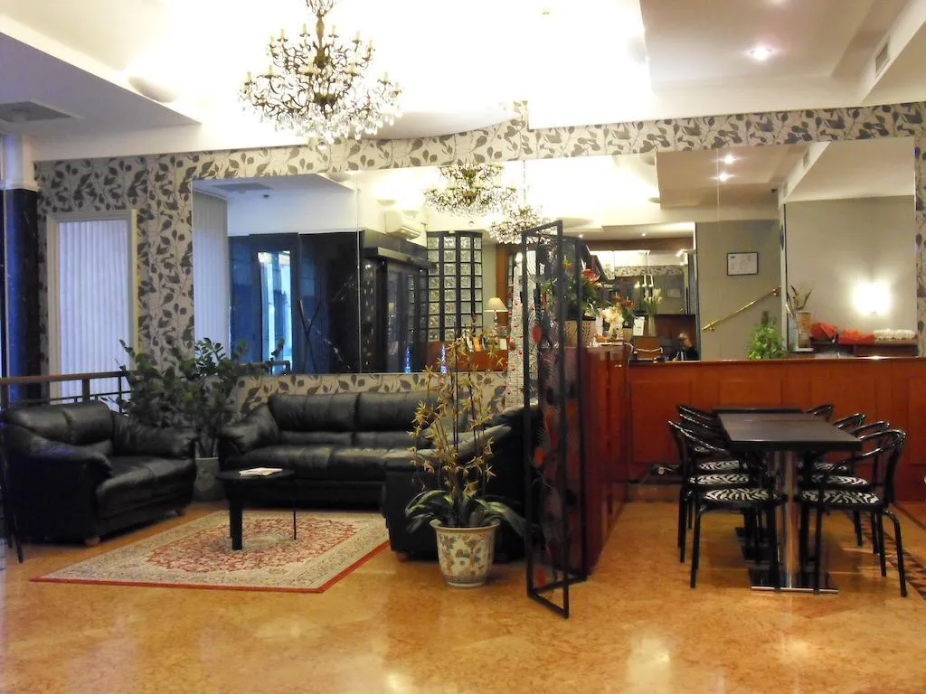 General view, Roxy, Milan