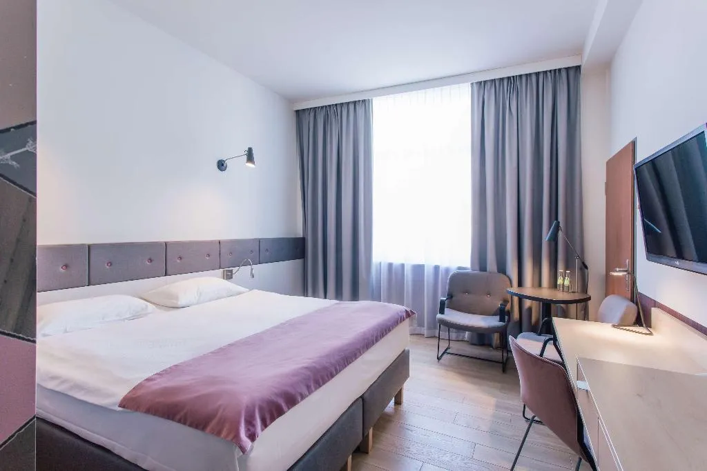DOUBLE SINGLE USE SUPERIOR Room, Scandic Gdansk, Gdansk