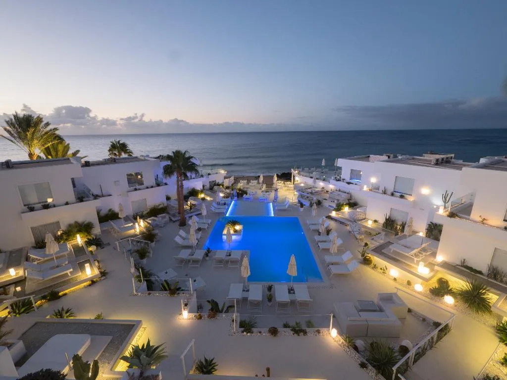 Pool, Lani's Suites de Luxe, Lanzarote