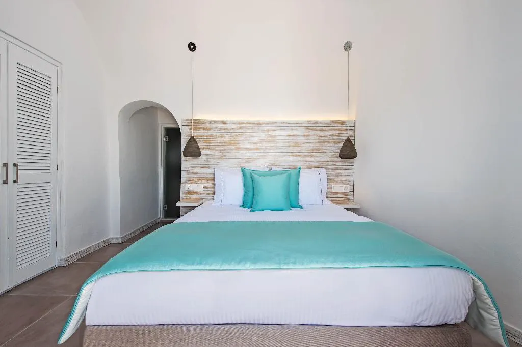 JUNIOR SUITE STANDARD Room, Athina Luxury Suites, Santorini