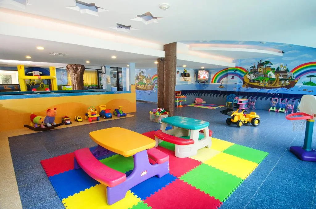 Sports and Entertainment, Crown Paradise Club Cancun All Inclusive, Cancun Area
