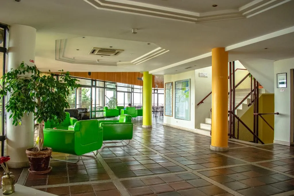 Lobby, Hi Almada - Pousada de Juventude, Lisbon