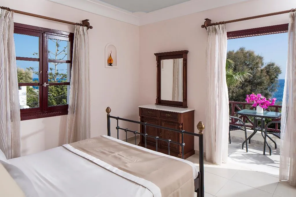 Double or Twin SUPERIOR Room, Veggera Hotel, Santorini