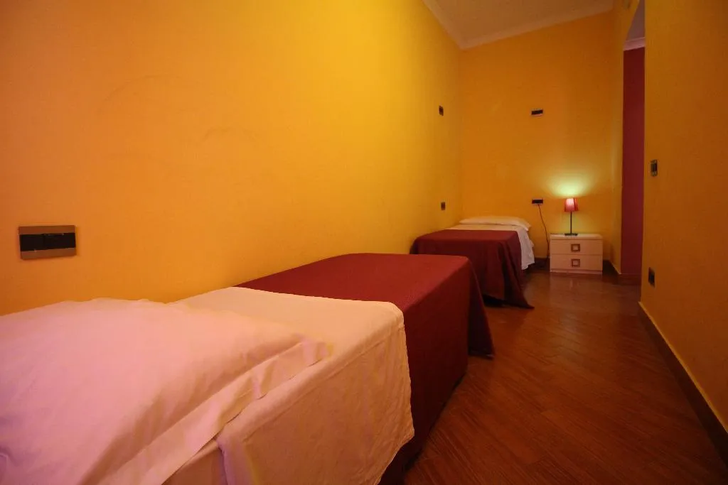 Room, Hotel Diamond, Naples