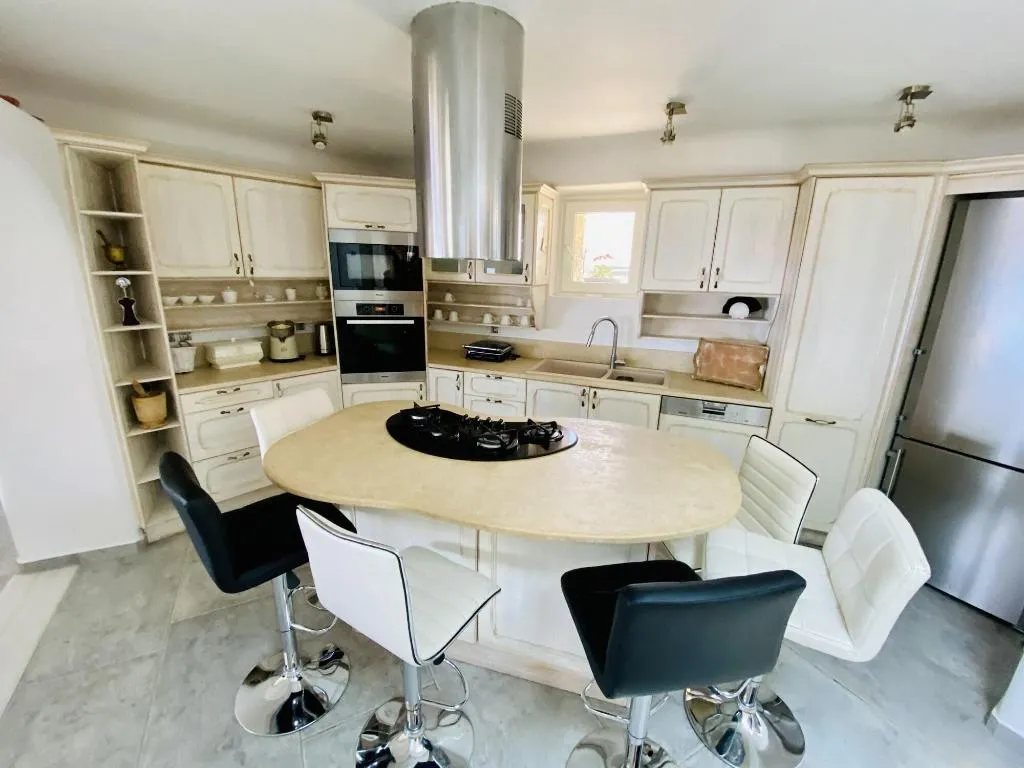 Room, Flaskos Suites, Mykonos