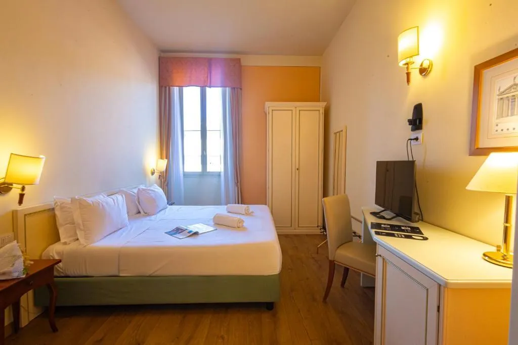Double or Twin SUPERIOR LAKE VIEW Room, LVG Hotel Collection - Hotel Pallanza, Milan