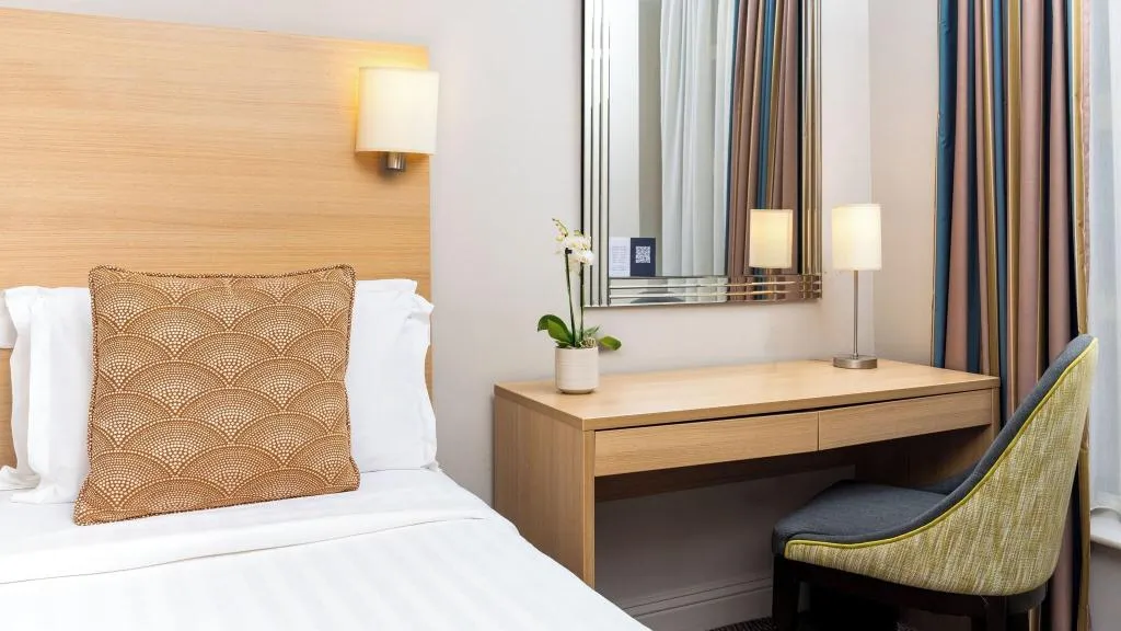 SINGLE STANDARD Room, The Fleet Hotel, Dublin
