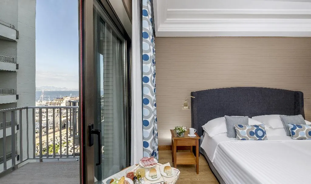 Double or Twin PARTIAL SEA VIEW Room, Royal Continental, Naples