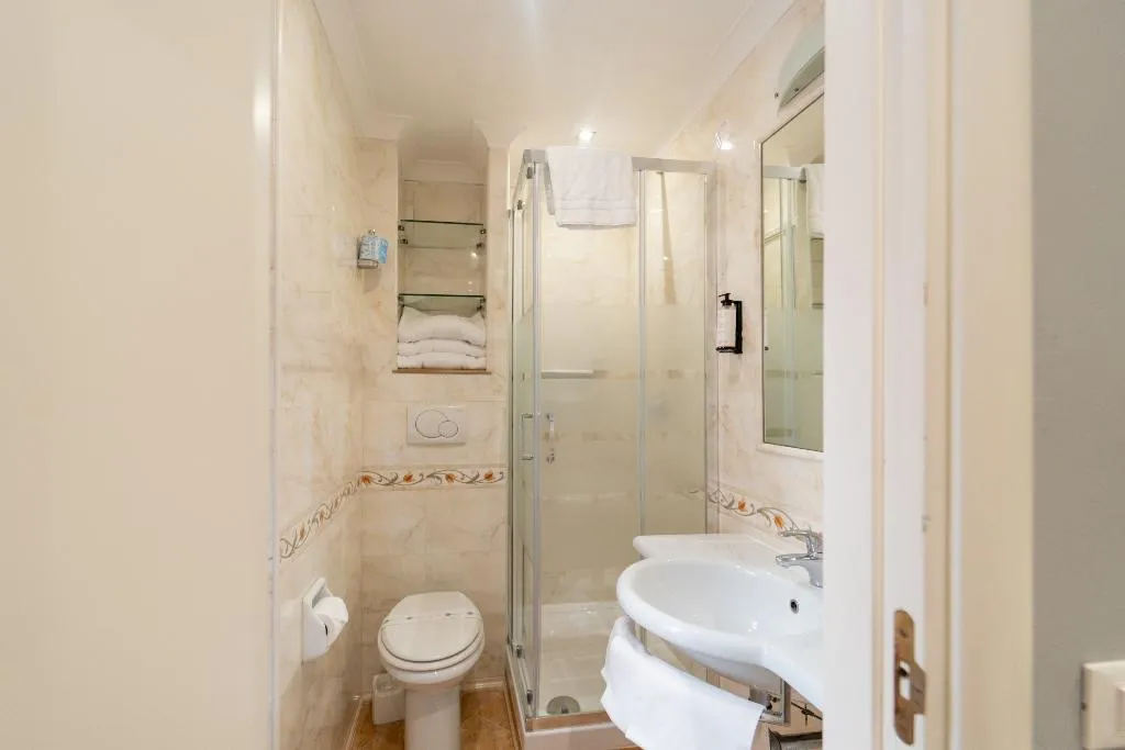 TRIPLE STANDARD Room, Oxford, Rome