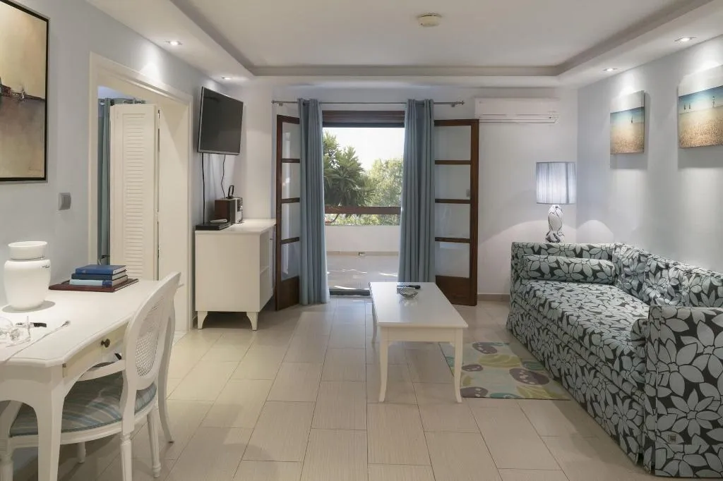 Room, Magic, Skiathos