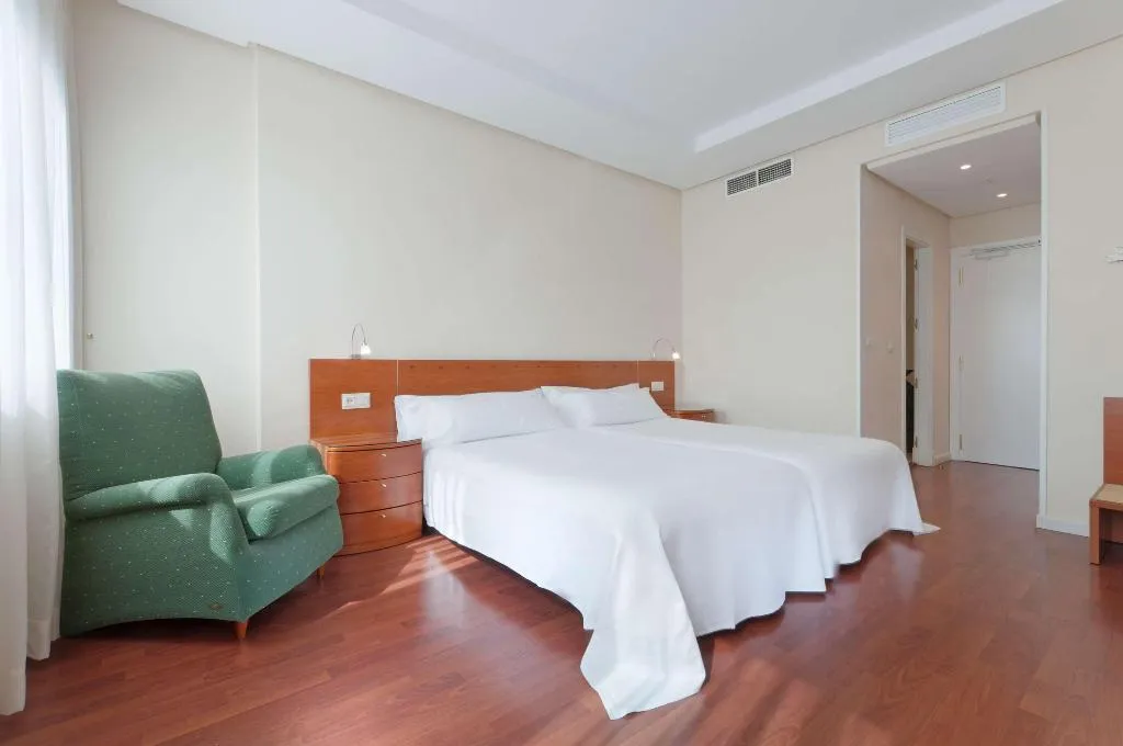 DOUBLE STANDARD Room, Hotel Madrid Chamartín Affiliated by Meliá, Madrid