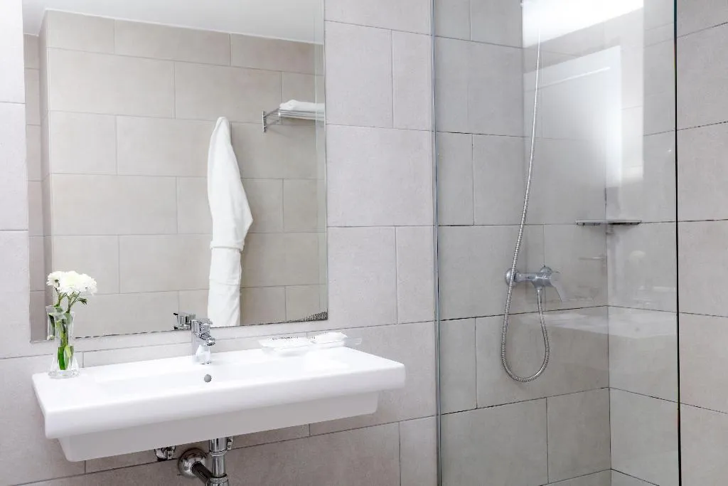Room, Akeah Broncemar, Gran Canaria