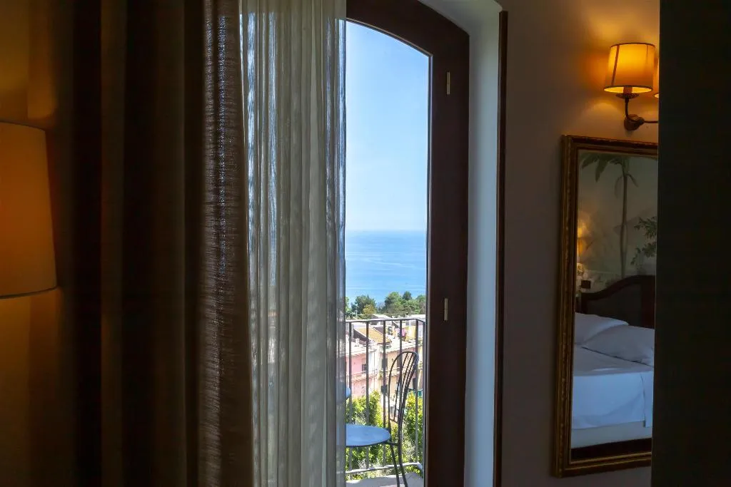 JUNIOR SUITE CAPACITY 3 Room, Best Western Hotel Santa Caterina, Catania
