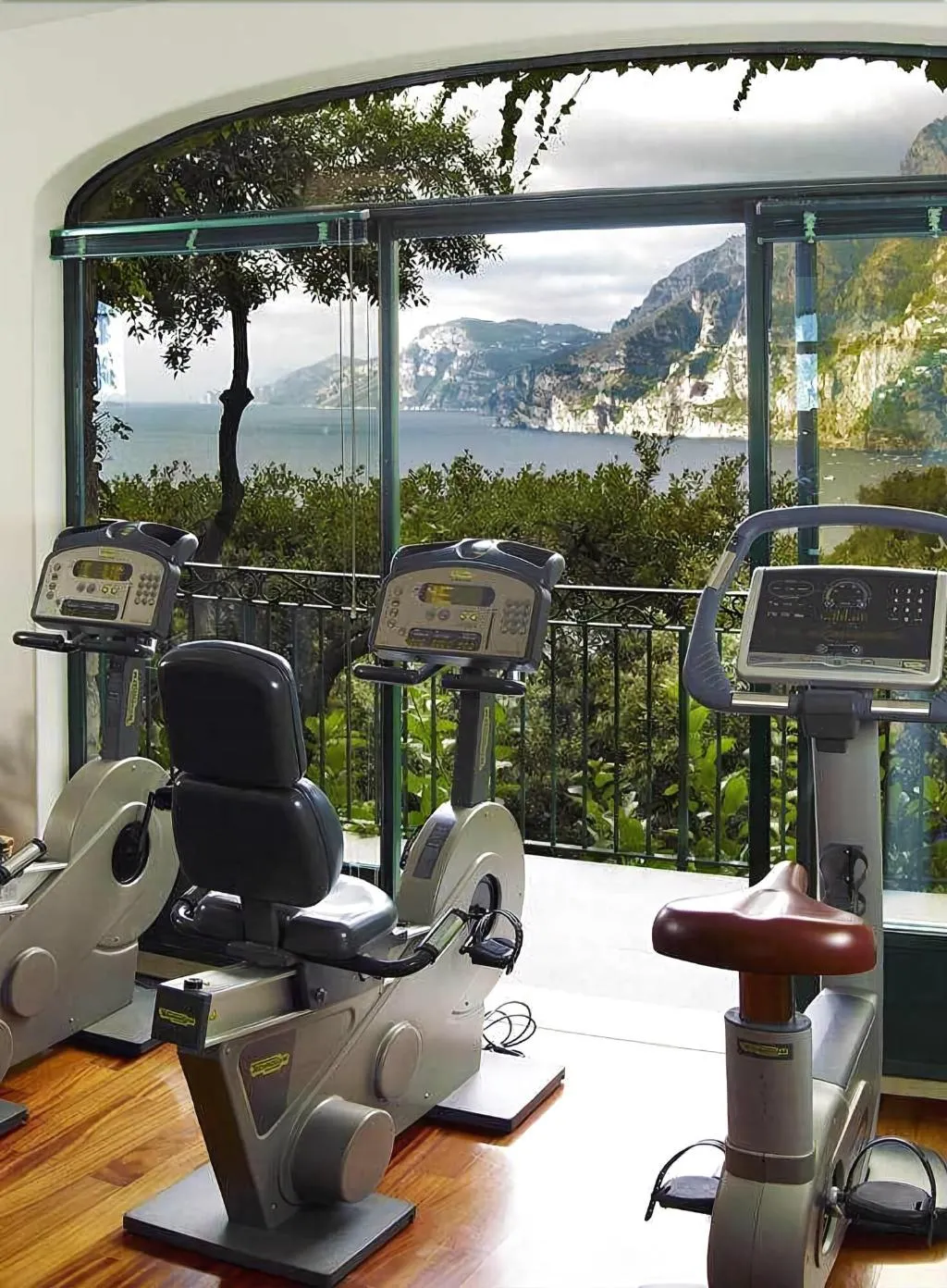 Sports and Entertainment, Il San Pietro, Naples