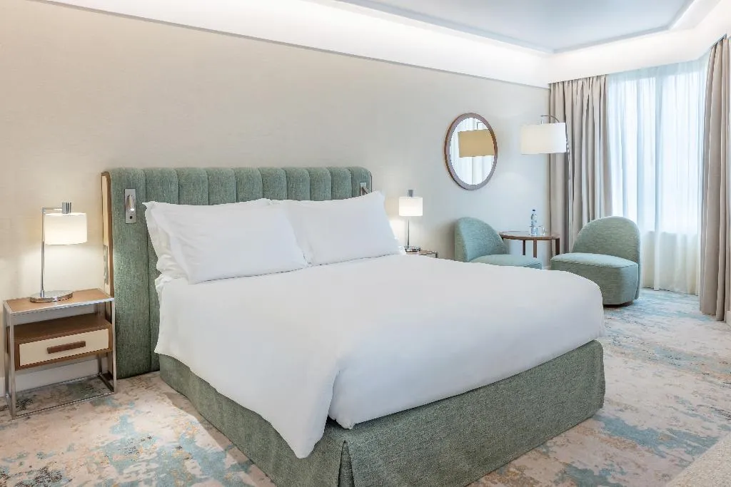 JUNIOR SUITE CITY VIEW Room, Crowne Plaza Porto, Porto