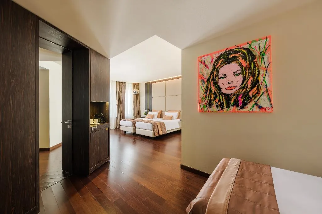 TRIPLE EXECUTIVE Room, The Square Milano Duomo, Milan