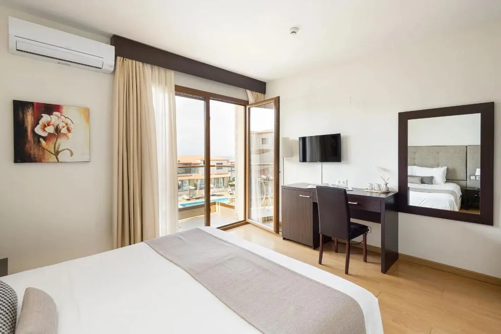 Double or Twin SIDE SEA VIEW ONE BEDROOM Room, Blue Bay Halkidiki - Adults Only, Halkidiki